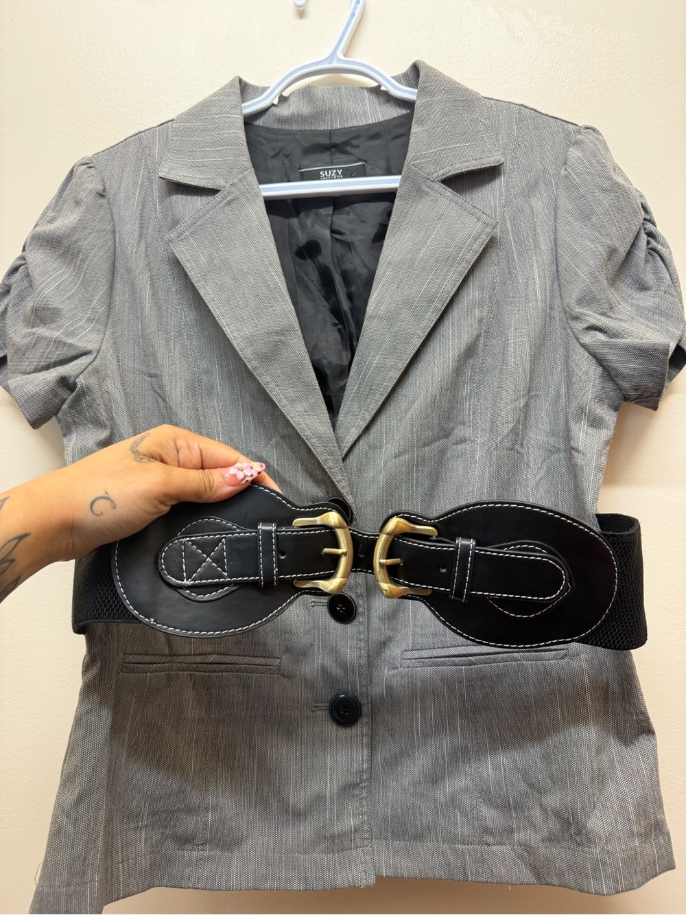 Y2K SUZY Pinstripe Short-Sleeve Blazer in Gray
